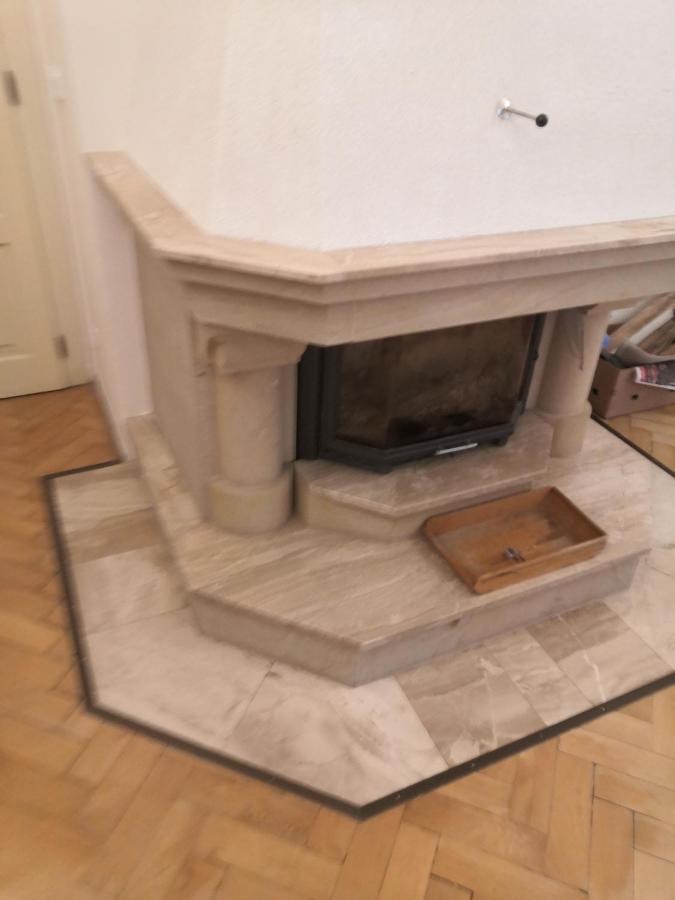 Private Room In Shared Luxurious Palace Like Apartment With 2 Bathrooms Including Whirlpool And Virtual Reality Prag Eksteriør billede